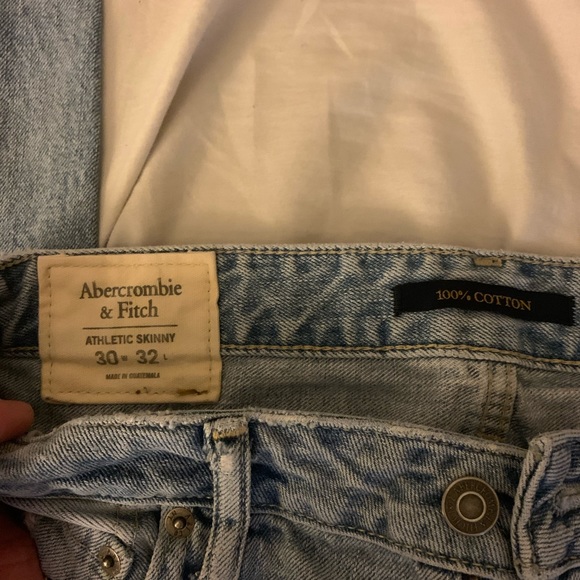 Abercrombie & Fitch - Picture 2 of 3